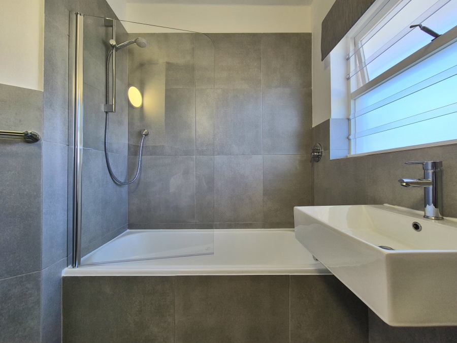 2 Bedroom Property for Sale in Wynberg Upper Western Cape